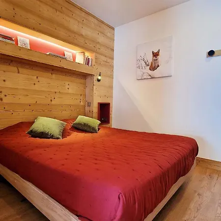 Madame Grand Maroly *