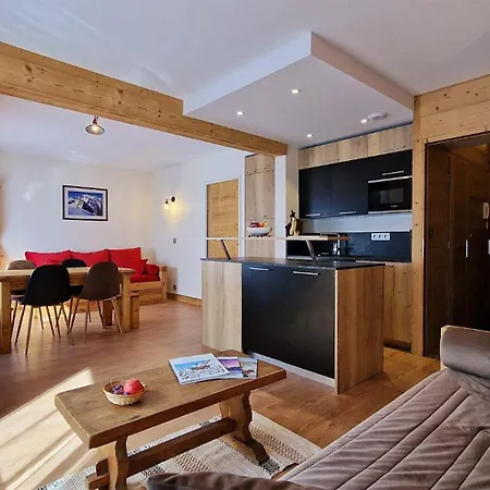 Madame Grand Maroly *