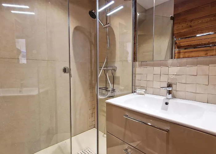 Madame Grand Maroly *