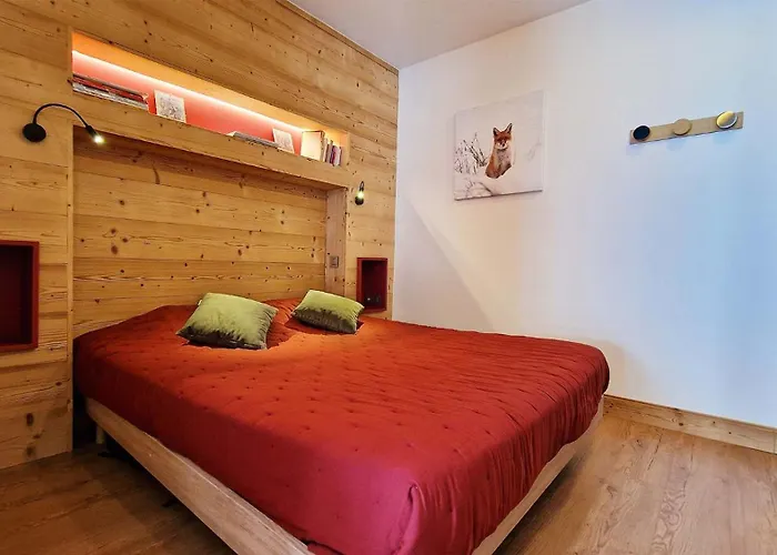 Madame Grand Maroly *