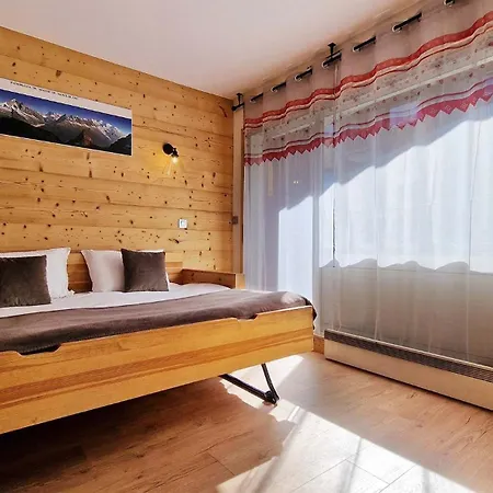 Madame Grand Maroly *