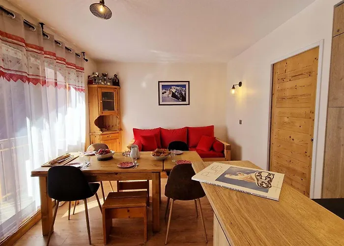 Madame Grand Maroly *